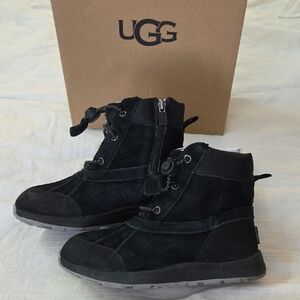 UGG Kids Turlock Weather Black Suede Boots size 2